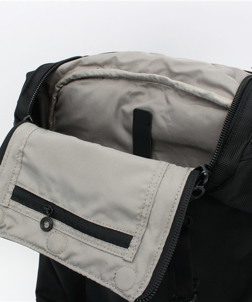 C6(シーシックス)の「C6(シー・シックス) 2in1 SLIM バックパック(バックパック/リュック・メンズ・ブラック・FREE)」の6枚目の写真