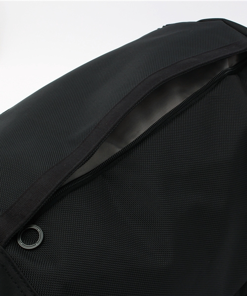 C6(シーシックス)の「C6(シー・シックス) 2in1 SLIM バックパック(バックパック/リュック・メンズ・ブラック・FREE)」の10枚目の写真