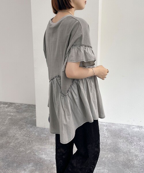 fredy emue(フレディエミュ)の「ピグメント加工リメイク風Tシャツ(Tシャツ/カットソー・レディース・チャコールグレー/ライトグレー・38)」の13枚目の写真