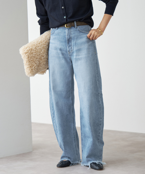 【試着のみ】IENA　YANUK　ヤヌーク LAURA カーブテーパードデニム IENA（イエナ）の「YANUK/ヤヌーク LAURA カーブテーパードデニム