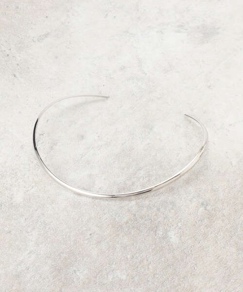 OPAQUE.CLIP（オペークドットクリップ）の「シンプルネックカフ（ネックレス・レディース・ゴールド/シルバー・00）」の2枚目の写真