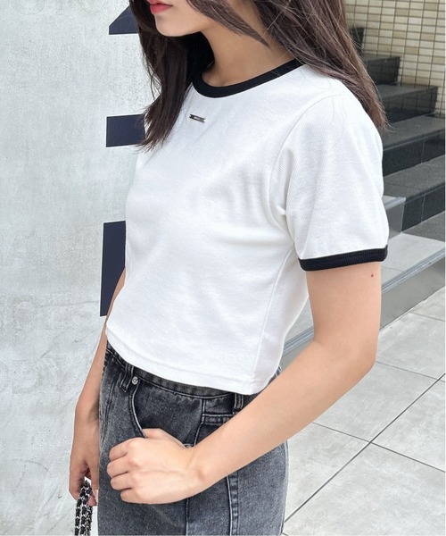 INGNI(イング)の「プレート付リブリンガーTシャツ(Tシャツ/カットソー・レディース・ブラック×ホワイト/ホワイト×ブラック/ブルー系7・M)」の6枚目の写真