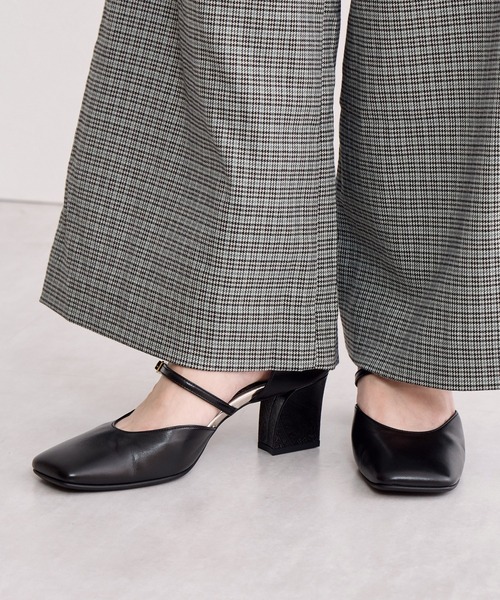 HIMIKO（ヒミコ）の「【Made in Japan】ダブルベルトセパレートパンプス/641325（パンプス・レディース・プラチナム/ブラック系その他/ブラック・22.0cm/23.0cm/24.0cm/22.5cm/23.5cm/24.5cm/25.0cm）」の2枚目の写真