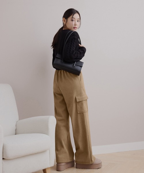 CHAN ME（チャンミ）の「裏起毛コーデュロイ調カーゴパンツ（カーゴパンツ・レディース・ブラック/アイボリー/ピンク/ベージュ・SMALL/MEDIUM/LARGE/X-LARGE）」の11枚目の写真