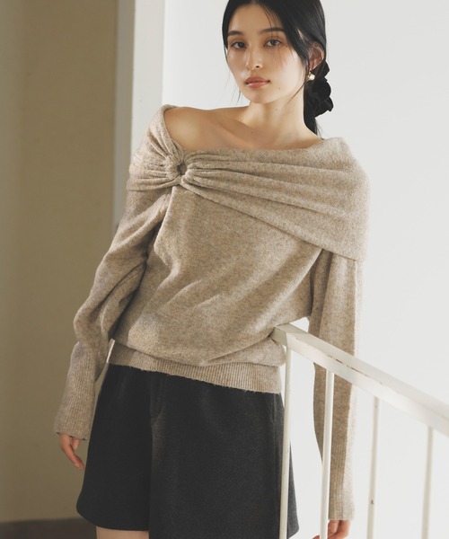 VIS(ビス)の「【2WAY】ミックスヤーンオフショルダーニット(ニット/セーター・レディース・チャコールグレー/ベージュ/キナリ・FREE)」の3枚目の写真