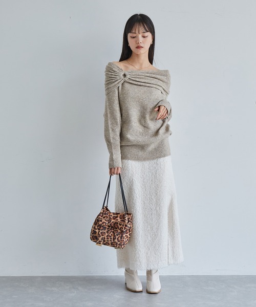 VIS(ビス)の「【2WAY】ミックスヤーンオフショルダーニット(ニット/セーター・レディース・チャコールグレー/ベージュ/キナリ・FREE)」の6枚目の写真