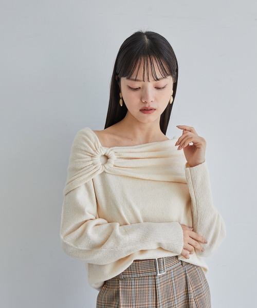 VIS(ビス)の「【2WAY】ミックスヤーンオフショルダーニット(ニット/セーター・レディース・チャコールグレー/ベージュ/キナリ・FREE)」の9枚目の写真