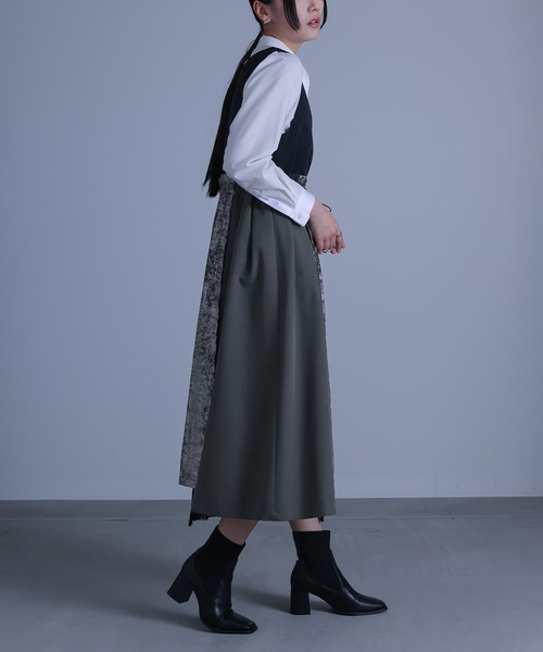 kOhAKU(コハク)の「異素材切替ジャンスカ(ジャンパースカート・レディース・ブラック・1/2)」の3枚目の写真