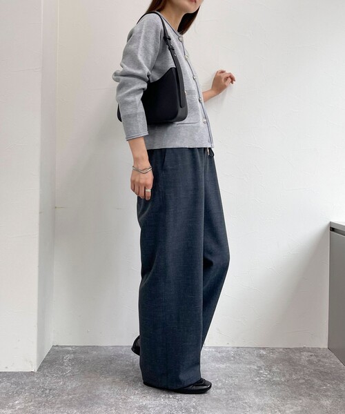 fredy emue(フレディエミュ)の「ウールライクストレートイージーパンツ(その他パンツ・レディース・ブラック/チャコールグレー/グレイッシュベージュ・36/38)」の19枚目の写真