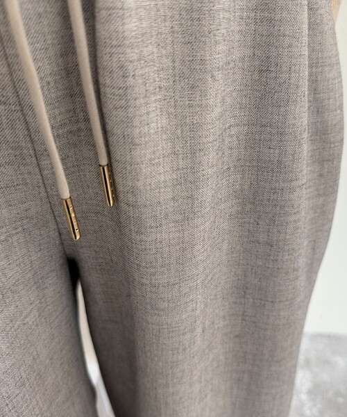 fredy emue(フレディエミュ)の「ウールライクストレートイージーパンツ(その他パンツ・レディース・ブラック/チャコールグレー/グレイッシュベージュ・36/38)」の8枚目の写真