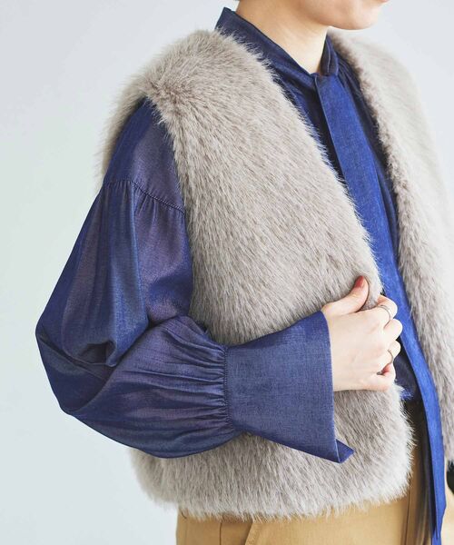 le.coeur blanc（ルクールブラン）の「ショートファーベスト（ベスト・レディース・ライトグレー/ベージュ・38）」の2枚目の写真