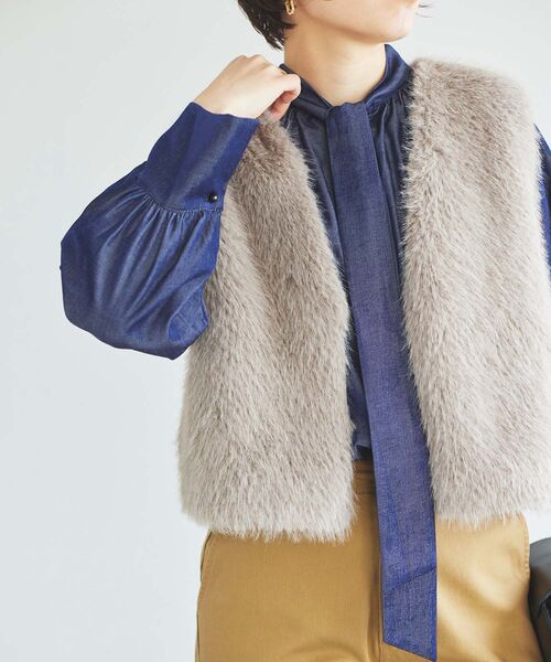 le.coeur blanc（ルクールブラン）の「ショートファーベスト（ベスト・レディース・ライトグレー/ベージュ・38）」の8枚目の写真