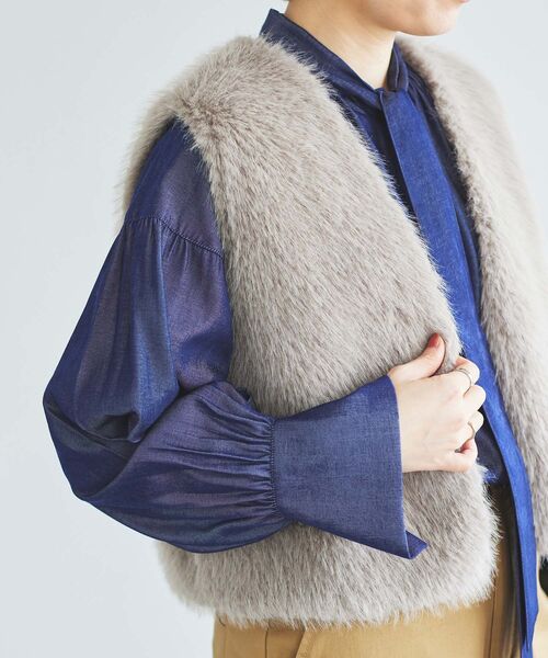 le.coeur blanc（ルクールブラン）の「ショートファーベスト（ベスト・レディース・ライトグレー/ベージュ・38）」の9枚目の写真