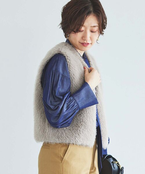 le.coeur blanc（ルクールブラン）の「ショートファーベスト（ベスト・レディース・ライトグレー/ベージュ・38）」の10枚目の写真