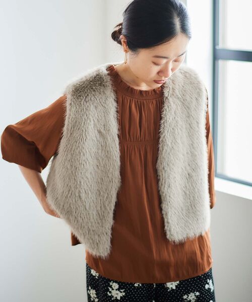 le.coeur blanc（ルクールブラン）の「ショートファーベスト（ベスト・レディース・ライトグレー/ベージュ・38）」の15枚目の写真