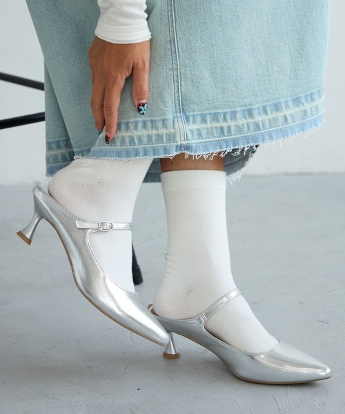 BAYFLOW（ベイフロー）の「[安定感のある履き心地]ストラップミュール（パンプス・レディース・シルバー/ブラック/ゴールド・MEDIUM/LARGE）」の9枚目の写真