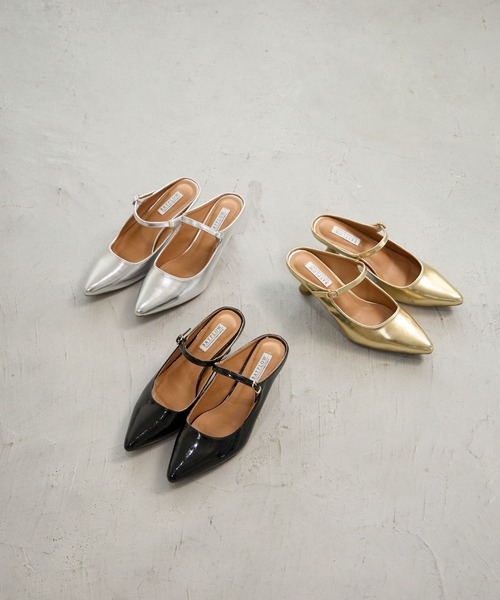 BAYFLOW（ベイフロー）の「[安定感のある履き心地]ストラップミュール（パンプス・レディース・シルバー/ブラック/ゴールド・MEDIUM/LARGE）」の19枚目の写真