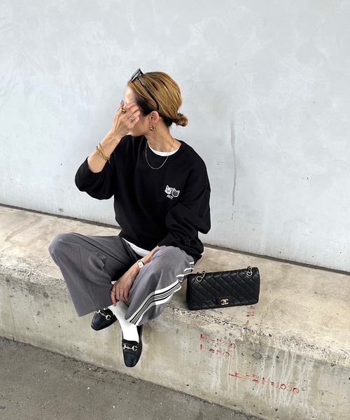 INTERPLAY（インタープレイ）の「【INTERPLAY x AYA】Cat patch SWEAT(UNISEX)（スウェット・レディース・ブラック/グレー/ホワイト・MEDIUM/X-LARGE）」の4枚目の写真