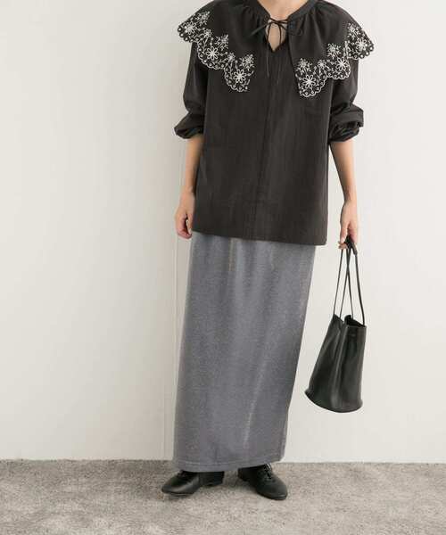 URBAN RESEARCH DOORS（アーバンリサーチドアーズ）の「ラメカットストレートスカート（スカート・レディース・ブラック/グレー・MEDIUM）」の15枚目の写真