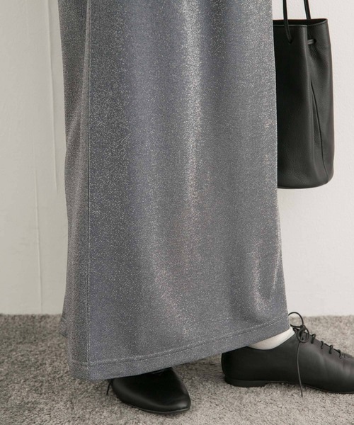 URBAN RESEARCH DOORS（アーバンリサーチドアーズ）の「ラメカットストレートスカート（スカート・レディース・ブラック/グレー・MEDIUM）」の9枚目の写真