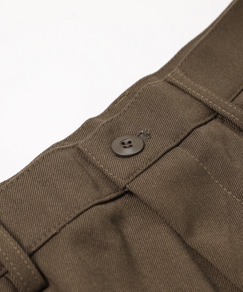 TOBEE（トゥビー）の「【TOBEE】タックワイドストレート スラックス（スラックス・メンズ・ブラック/ブラウン・MEDIUM/SMALL/LARGE/X-LARGE）」の10枚目の写真