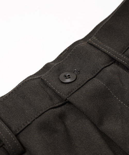 TOBEE（トゥビー）の「【TOBEE】タックワイドストレート スラックス（スラックス・メンズ・ブラック/ブラウン・MEDIUM/SMALL/LARGE/X-LARGE）」の14枚目の写真