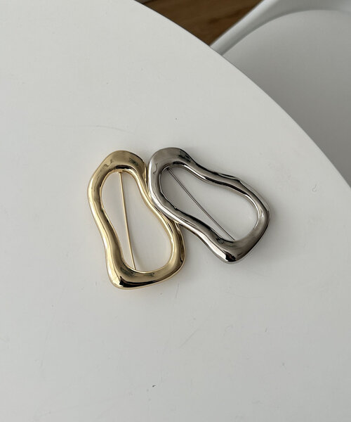 GOLDY（ゴールディ）の「〈GOLDY/ゴールディ〉ニュアンスラウンドブローチ（ブローチ/コサージュ・レディース・ゴールド/シルバー・FREE）」の5枚目の写真