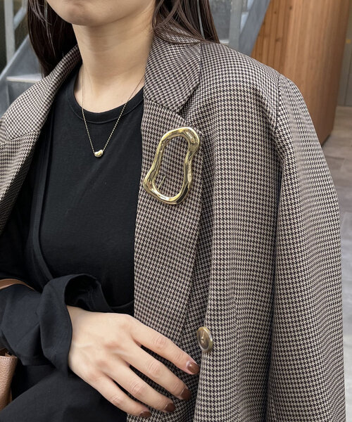 GOLDY（ゴールディ）の「〈GOLDY/ゴールディ〉ニュアンスラウンドブローチ（ブローチ/コサージュ・レディース・ゴールド/シルバー・FREE）」の7枚目の写真