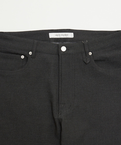 MEN'S MELROSE（メンズメルローズ）の「ソフトサーモシャンブレースリムテーパード5ポケットパンツ（その他パンツ・メンズ・ネイビー/ベージュ/ブラック・2/3/5/4）」の8枚目の写真