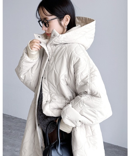 reca（レカ）の「キルトフード付コート（その他アウター・レディース・ブラック/カーキ/アイボリー・M）」の2枚目の写真