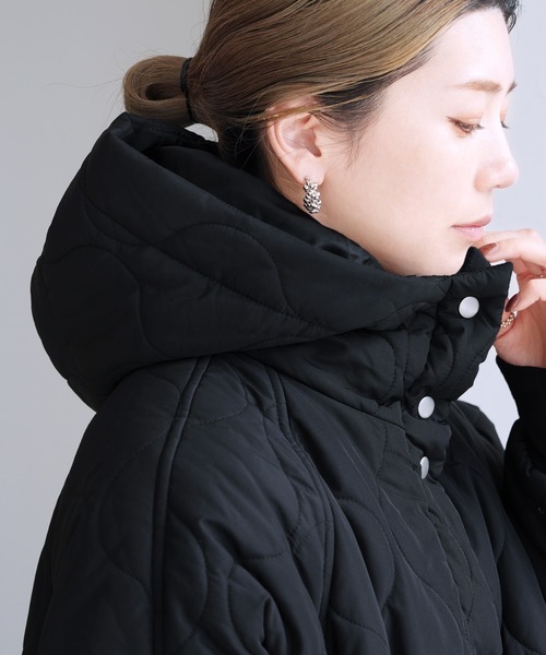 reca（レカ）の「キルトフード付コート（その他アウター・レディース・ブラック/カーキ/アイボリー・M）」の4枚目の写真