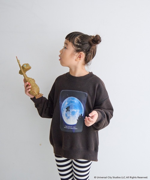 LOWRYS FARM(ローリーズファーム)の「E.T.ウラケLS 211795(スウェット・キッズ・グレー/ブラック・110cm/120cm/130cm/140cm/150cm)」の1枚目の写真