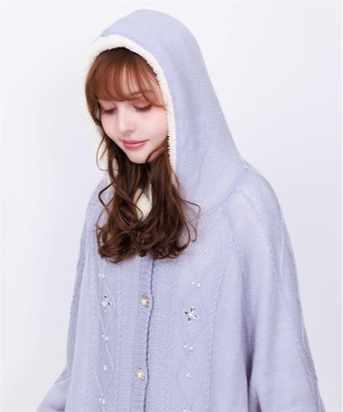 axes femme（アクシーズファム）の「ビジュー裏ボアニットポンチョ（ポンチョ・レディース・ホワイト/サックスブルー/ピンク・FREE）」の7枚目の写真