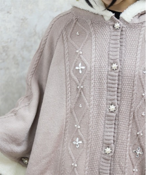 axes femme（アクシーズファム）の「ビジュー裏ボアニットポンチョ（ポンチョ・レディース・ホワイト/サックスブルー/ピンク・FREE）」の9枚目の写真