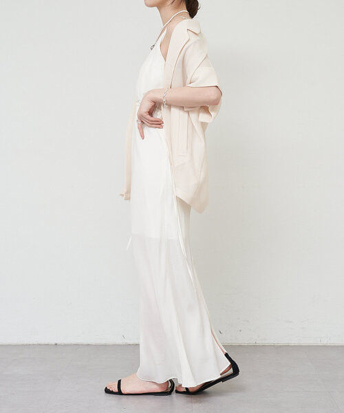 SHENERY（シーナリー）の「《サイズ展開あり》《オケージョンにも》バックVキャミドレス（ワンピース・レディース・オフホワイト/ブラック・38/36）」の7枚目の写真