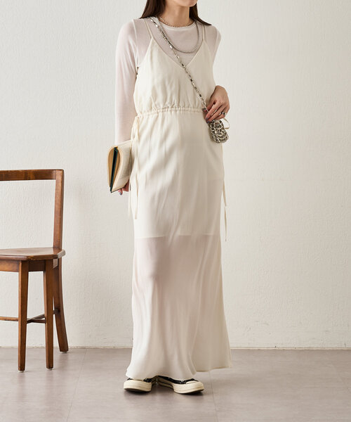 SHENERY（シーナリー）の「《サイズ展開あり》《オケージョンにも》バックVキャミドレス（ワンピース・レディース・オフホワイト/ブラック・38/36）」の12枚目の写真