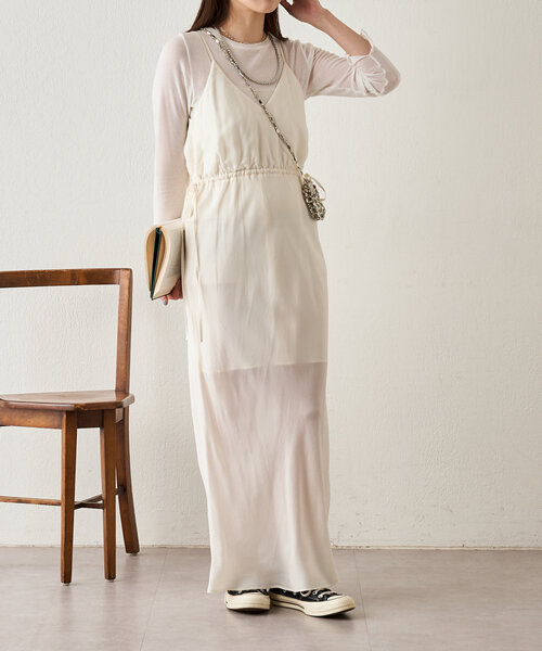 SHENERY（シーナリー）の「《サイズ展開あり》《オケージョンにも》バックVキャミドレス（ワンピース・レディース・オフホワイト/ブラック・38/36）」の14枚目の写真