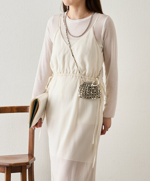 SHENERY（シーナリー）の「《サイズ展開あり》《オケージョンにも》バックVキャミドレス（ワンピース・レディース・オフホワイト/ブラック・38/36）」の20枚目の写真