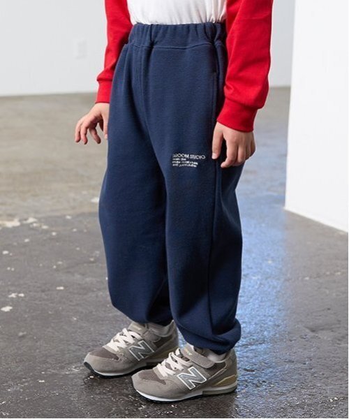 b・ROOM（ビールーム）の「【ともパン】イージーパンツ（その他パンツ・キッズ・ブルー/グレイッシュベージュ/チャコール/ネイビー/シルバーグレー/モスグリーン/ライトカーキ/ライトベージュ/ブラック・100cm/120cm/110cm/130cm/140cm）」の8枚目の写真