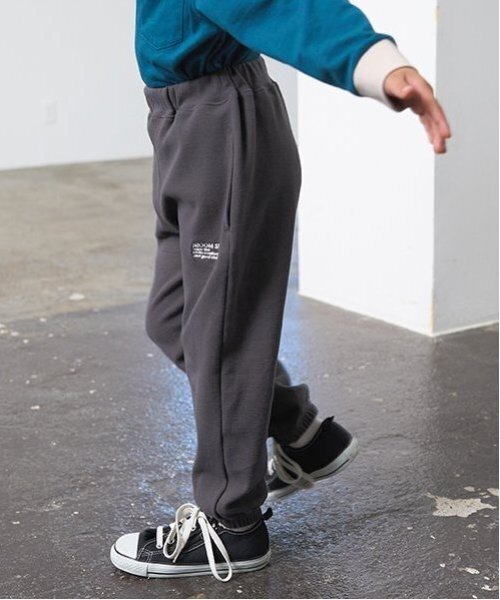 b・ROOM（ビールーム）の「【ともパン】イージーパンツ（その他パンツ・キッズ・ブルー/グレイッシュベージュ/チャコール/ネイビー/シルバーグレー/モスグリーン/ライトカーキ/ライトベージュ/ブラック・100cm/120cm/110cm/130cm/140cm）」の22枚目の写真