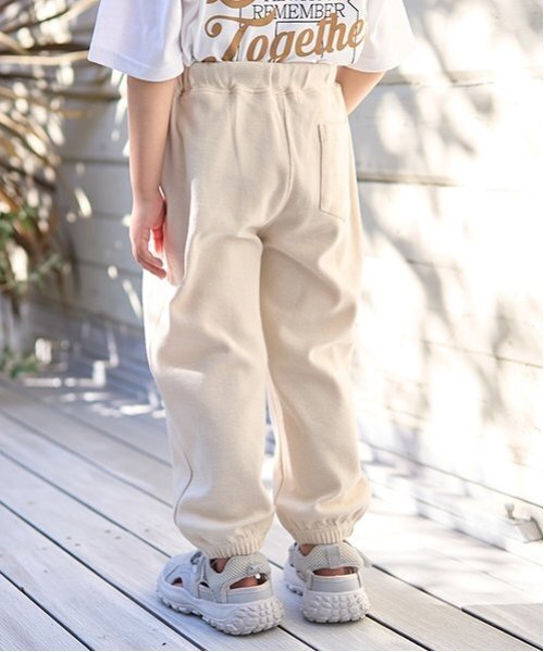 b・ROOM（ビールーム）の「【ともパン】イージーパンツ（その他パンツ・キッズ・ブルー/グレイッシュベージュ/チャコール/ネイビー/シルバーグレー/モスグリーン/ライトカーキ/ライトベージュ/ブラック・100cm/120cm/110cm/130cm/140cm）」の17枚目の写真