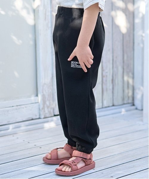 b・ROOM（ビールーム）の「【ともパン】イージーパンツ（その他パンツ・キッズ・ブルー/グレイッシュベージュ/チャコール/ネイビー/シルバーグレー/モスグリーン/ライトカーキ/ライトベージュ/ブラック・100cm/120cm/110cm/130cm/140cm）」の12枚目の写真