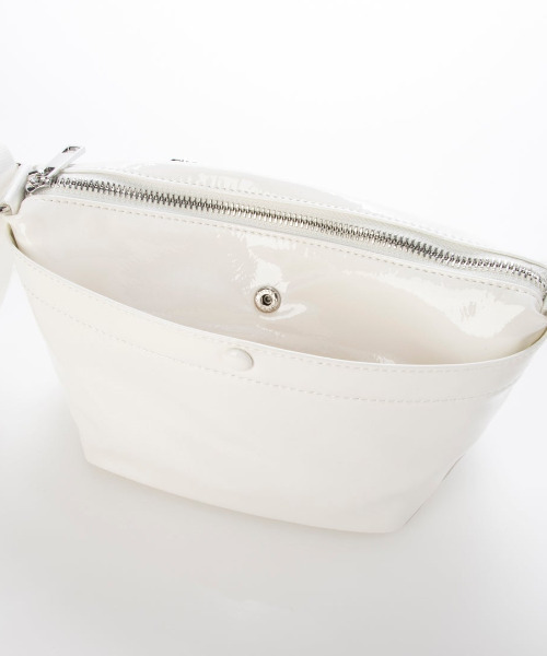 cache cache（カシュ カシュ）の「カシュカシュ cachecache / ソフトエナメル舟型ショルダー（ショルダーバッグ・レディース・ホワイト/ライトグリーン/レオパード/ワインレッド/ライトグレー/ベージュ/ラベンダー/ブルー系その他/ダークグレー/ブルー/ライトイエロー/アイボリー/ブラック/ライトブルー・FREE）」の19枚目の写真