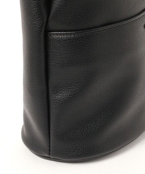LAKOLE（ラコレ）の「フェイクレザーミニボンサック / 283603（ハンドバッグ・メンズ・ブラック・FREE）」の8枚目の写真