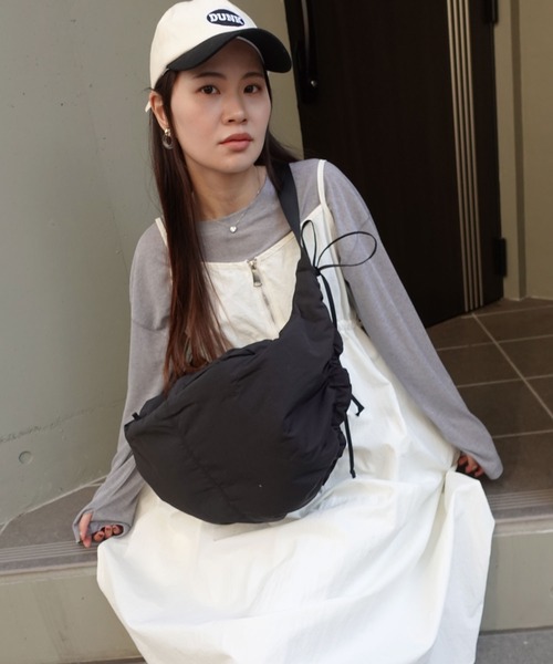 CORNERS(コーナーズ)の「ギャザーショルダーバッグ(ショルダーバッグ・レディース・ブラック/ピンク/ブルー/ベージュ系その他・FREE)」の11枚目の写真
