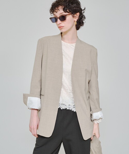 DRESSTERIOR(ドレステリア)の「【スタイリスト福田麻琴さんコラボ】ノーカラージャケット(ノーカラージャケット・レディース・ネイビー/ベージュ・36/38)」の3枚目の写真