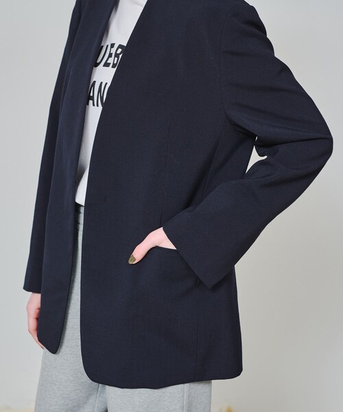 DRESSTERIOR(ドレステリア)の「【スタイリスト福田麻琴さんコラボ】ノーカラージャケット(ノーカラージャケット・レディース・ネイビー/ベージュ・36/38)」の21枚目の写真