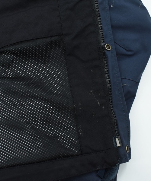 Carhartt(カーハート)の「【ヴィンテージ古着】Carhartt “Bluestone Waterproof Breathable” ナイロンジャケット(ナイロンジャケット・メンズ・ネイビー・LARGE)」の6枚目の写真