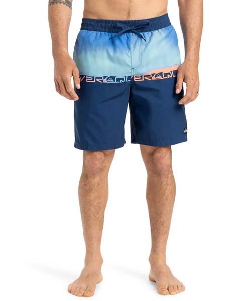 Quiksilver(クイックシルバー)の「EVERYDAY WORDBLOCK V/クイックシルバータイダイ柄ウエストゴムサーフトランクス・ボードショーツ・バギーショーツ(水着)(水着・メンズ・ブラック/ブルー/グリーン/オレンジ・MEDIUM/LARGE/X-LARGE/SMALL)」の4枚目の写真