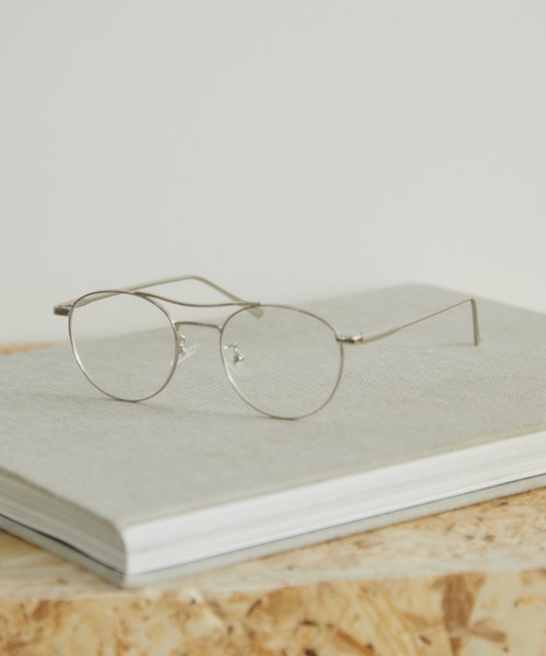 MERLOT（メルロー）の「【UVカット】【ノーズパッド付き】ダブルブリッジメガネ（メガネ・レディース・ゴールド/シルバー・FREE）」の7枚目の写真